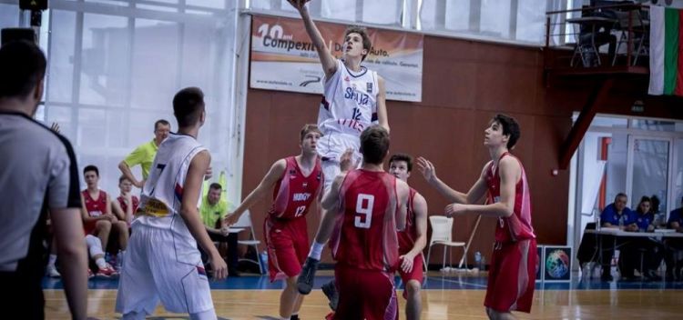 luka tarlać i vuk dobrašinović u reprezentaciji u16 košarkaški klub sava